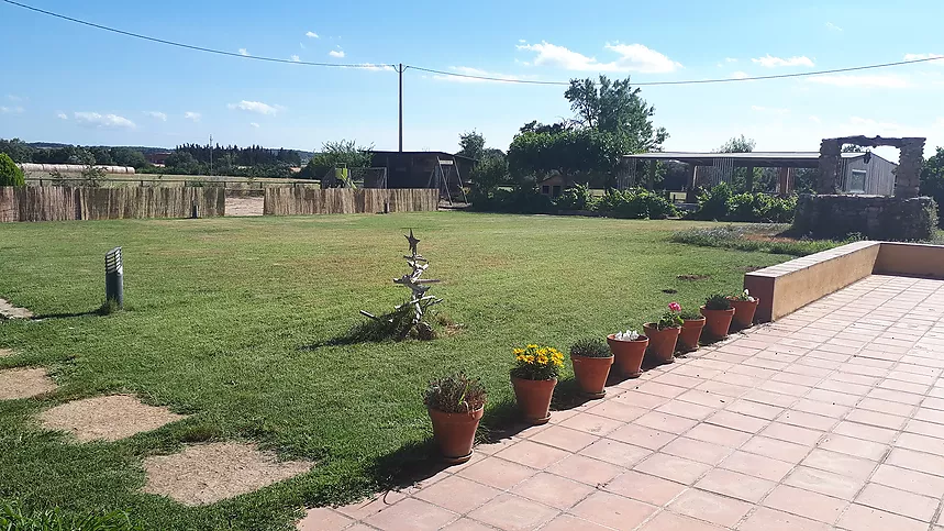  Outdoor common areas